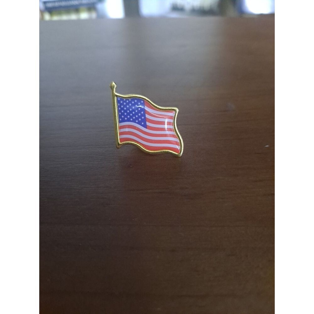 American Flag Waving Lapel Pin, Patriotic US Flag Pins‎